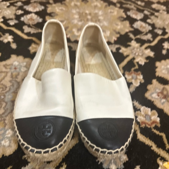 Tory Burch Women's Black and White Color Block Espadrilles Flats - Picture 1 of 14